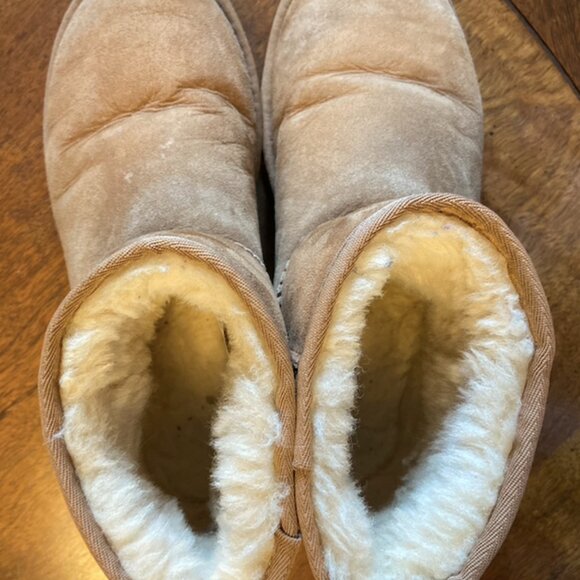 UGG Minis - Picture 4 of 5
